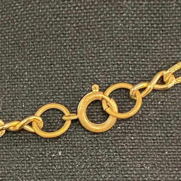 VINTAGE BEADED AND GOLD NECKLACE. - Picture 10 of 13